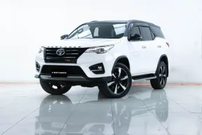 2A667 Toyota Fortuner 2.8 TRD SUV 2019 