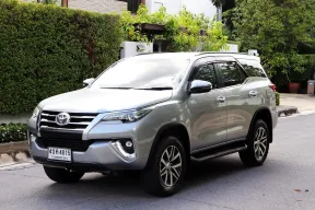 2018 Toyota Fortuner 2.4 V SUV ไมล์น้อย ขับฟรี 3 เดือน