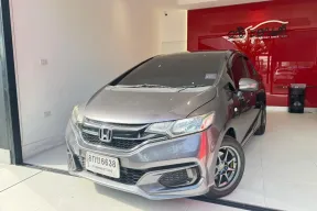 2019 Honda JAZZ 1.5 i-VTEC รถเก๋ง 5 ประตู 