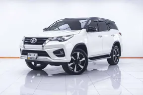 1C813 TOYOTA FORTUNER 2.8 TRD 4WD AT 2020