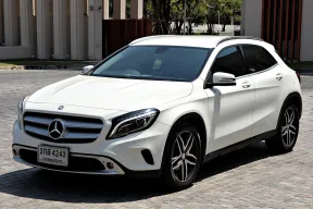 2016 Mercedes-Benz GLA200 1.6 Urban SUV ฟรีดาวน์ ผ่อนอีกทีปีหน้า
