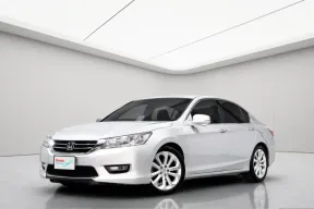 HONDA ACCORD 2.4 TECH ปี 2014 ผ่อนเริ่มต้น 7,***