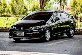 2013 Honda CIVIC 1.8 i-VTEC รถเก๋ง 4 ประตู 