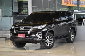Toyota Fortuner 2.8 V 4WD ปี 2016 รถบ้านมือเดียว ใช้น้อยมากเข้าศูนย์ตลอด สวยเดิมทั้งคัน ออกรถ0บาท