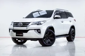 5B621 Toyota Fortuner 2.4 V SUV 2016 