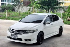 2011 Honda CITY 1.5 i-VTEC รถเก๋ง 4 ประตู 