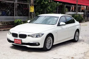 2017 BMW 3 Series 2.0 320i รถเก๋ง 4 ประตู ผ่อน11,000/6 ปี