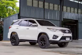 Toyota Fortuner 2.8 V 2WD ปี 2016