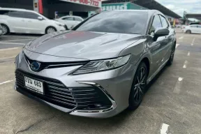 Toyota Camry 2.5 HEV Premium ปี 2022 ไมล์น้อย 14,xxx กม.