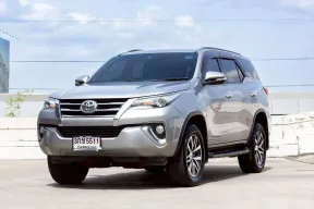 ลดราคา! Toyota Fortuner 2.8 V ปี 2015 รถครอบครัวสุดคุ้มค่า
