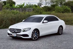 MERCEDES-BENZ E350e Plug-in HYBRID Avantgarde (W213) ปี 2017 ช่วงล่างถุงลมและแบตไฮบริดเปลี่ยนมาแล้ว