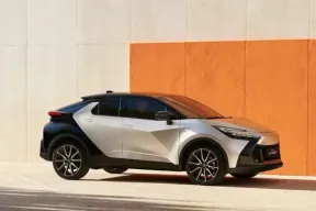 ราคา Toyota C-HR 2025: ราคาและตารางผ่อน โตโยต้า ซี-เอชอาร์ เดือนสิงหาคม 2568