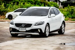2014 Volvo V40 2.0 รถเก๋ง 5 ประตู 