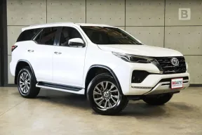 2021 Toyota FORTUNER 2.4 V SUV AT ไมล์แท้ 9 หมื่น มีWarranty 5 ปี 150,000 KM B6840
