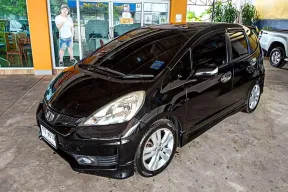 Honda Jazz 1.5 JP เกียร์ออโต้ ปี 2012 ผ่อนเริ่มต้น 4,xxx บาท