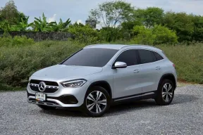 MERCEDES-BENZ GLA200 Progressive [W247] ปี 2022 คอมแพค SUV สุดหรู ไมล์น้อย สภาพเหมือนออกป้ายแดง