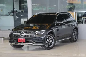Mercedes-Benz GLC-Class 2.0 GLC220d AMG ปี2021 รถบ้านมือเดียว ใช้น้อยมากเข้าศูนย์ตลอด เดิมสวยทั้งคัน