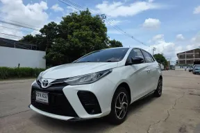 Toyota Yaris 1.2 Sport ปี 2021 สภาพดี มือเดียว
