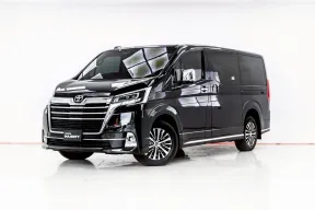 3B095 TOYOTA MAJESTY 2.8 STANDARD AT 2019