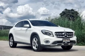Mercedes-Benz GLA200 1.6 W156 Urban เบนซิน A/T ปี 2019
