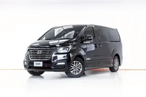 3B169 HYUNDAI H-1 2.5 DELUXE AT 2018