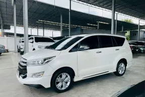 TOYOTA INNOVA 2.8 CRYSTA V ปี 2017 รถสวย มือแรกออกห้าง สภาพพร้อมใช้ ไมล์น้อย TOP สุด รับประกันตัวถัง