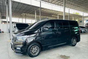 HYUNDAI H1 2.5 DELUXE 2021 รถสวย มือแรกออกห้าง พร้อมใช้ ไมล์น้อย 5 หมื่น TOP สุด รับประกันตัวถังสวย