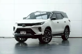 2022 TT.FORTUNER 2.4 LEGENDER BLACK TOP 4WD.