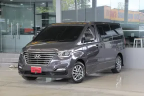 Hyundai H-1 2.5 Elite ปี 2020 ไมล์น้อยเข้าศูนย์ตลอด รถบ้านแท้ๆ สวยเดิมทั้งคันรับประกัน ออกรถ0บาท