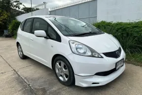 Honda Jazz GE 1.5 AT 2008  สีขาวสวยมาก