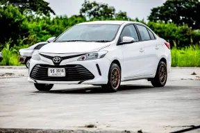 2017 Toyota VIOS 1.5 E รถเก๋ง 4 ประตู 