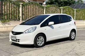 HONDA JAZZ 1.5 V (MNC) โฉมGE ปี 2013 AUTO สภาพนางฟ้า