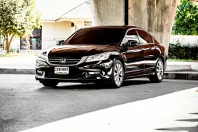 2013 Honda ACCORD 2.0 รถเก๋ง 4 ประตู 