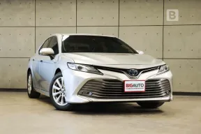2020 Toyota CAMRY 2.5 Hybrid Premium Sedan AT ไมล์แท้ 6 หมื่น สภาพตัวรถไม่ต่างจากรถใหม่ B4718