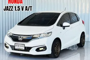  Honda JAZZ 1.5 i-VTEC รถเก๋ง 5 ประตู รถสภาพดี มีประกัน