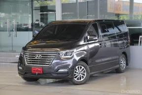 Hyundai H-1 2.5 Elite ปี 2019 มีประตูไฟฟ้า ไมล์แท้6*,***โล รถบ้านแท้ๆ สวยเดิมทั้งคันรับประกัน ฟรีดาว