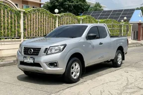 NISSAN NP300 NAVARA KING CAB 2.5 S ปี 2017 เกียร์MANUAL 6 Speed สภาพนางฟ้า