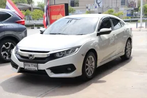 2017 Honda CIVIC 1.8 E i-VTEC รถเก๋ง 4 ประตู 