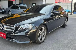 ฟรีเงินดาวน์ เครื่องยนต์ดีเซล รถสภาพสวยพร้อมใช้ครับ Mercedes-Benz E220d AMG SPORT (W213) ปี 2019