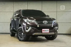 2017 Toyota FORTUNER 2.8 V 4WD SUV AT ไมล์แท้ มีของแต่งเพิ่มสมรรถนะการขับขี่ B6615