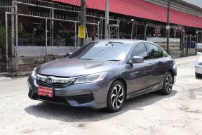 2016 Honda ACCORD 2.0 รถเก๋ง 4 ประตู รถบ้านแท้ ผ่อนเดือนละ 9,000.-