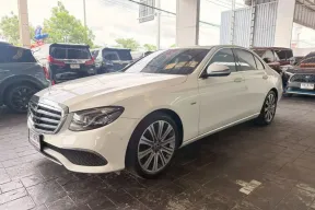 2017จด2019 Mercedes-Benz E350e Exclusive W213 สีขาว