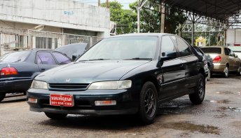 1995 Honda ACCORD 2.2 VTi EX รถเก๋ง 4 ประตู ไฟท้ายก้อนเดียว