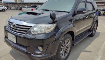 ขายรถมือสอง 2012 Toyota Fortuner 3.0 TRD Sportivo 4WD SUV  สะดวก ปลอดภัย