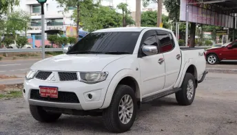 2013 Mitsubishi TRITON 2.5 PLUS VG TURBO รถกระบะผ่อน 6,*** บาท  ออกรถ 0 บาท