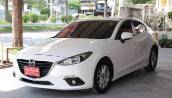 2015 Mazda 3 2.0 (4Door) รถเก๋ง 4 ประตู  ผ่อน 5,000.-/6 ปี