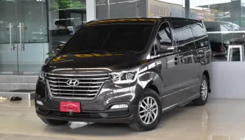 Hyundai H-1 2.5 Elite ปี 2019 มีประตูไฟฟ้า ไมล์แท้6*,***โล รถบ้านแท้ๆ สวยเดิมทั้งคันรับประกัน ฟรีดาว
