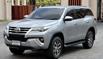 2018 Toyota Fortuner 2.4 V SUV ไมล์น้อย ขับฟรี 3 เดือน