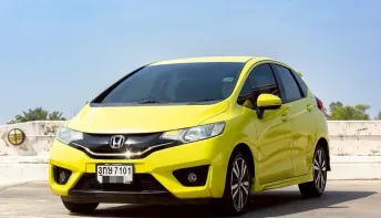 2014 Honda JAZZ 1.5 i-VTEC รถเก๋ง 5 ประตู