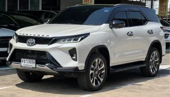 Fortuner Legender 2.4 ขับ2 ปี 2021 จด 2022